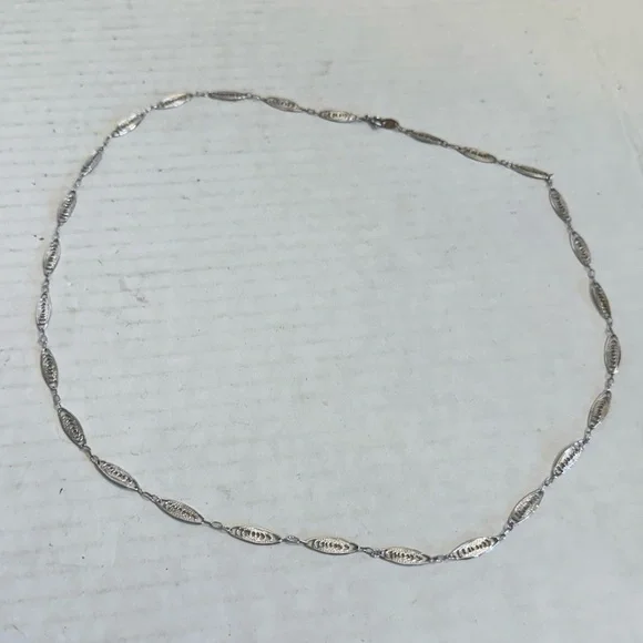 VTG Crown Trifari Silvertone Filigree Lace Links 24" Dainty Necklace Minimilist - Picture 11 of 16
